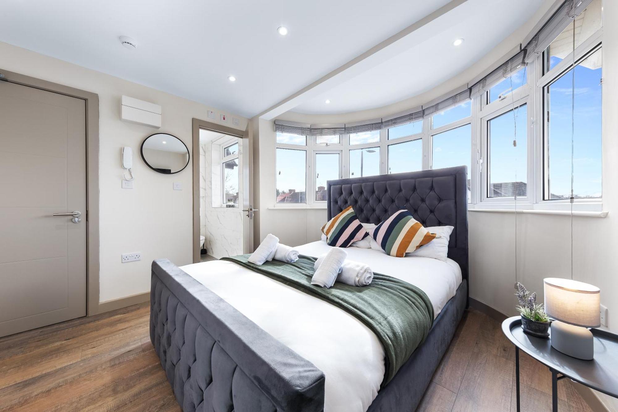Serviced Ensuite Modern Studio - Sleeps 2 - Near Wembley Stadium - Good Transport Link To Central London - Harrow Ha3 Hatch End 外观 照片