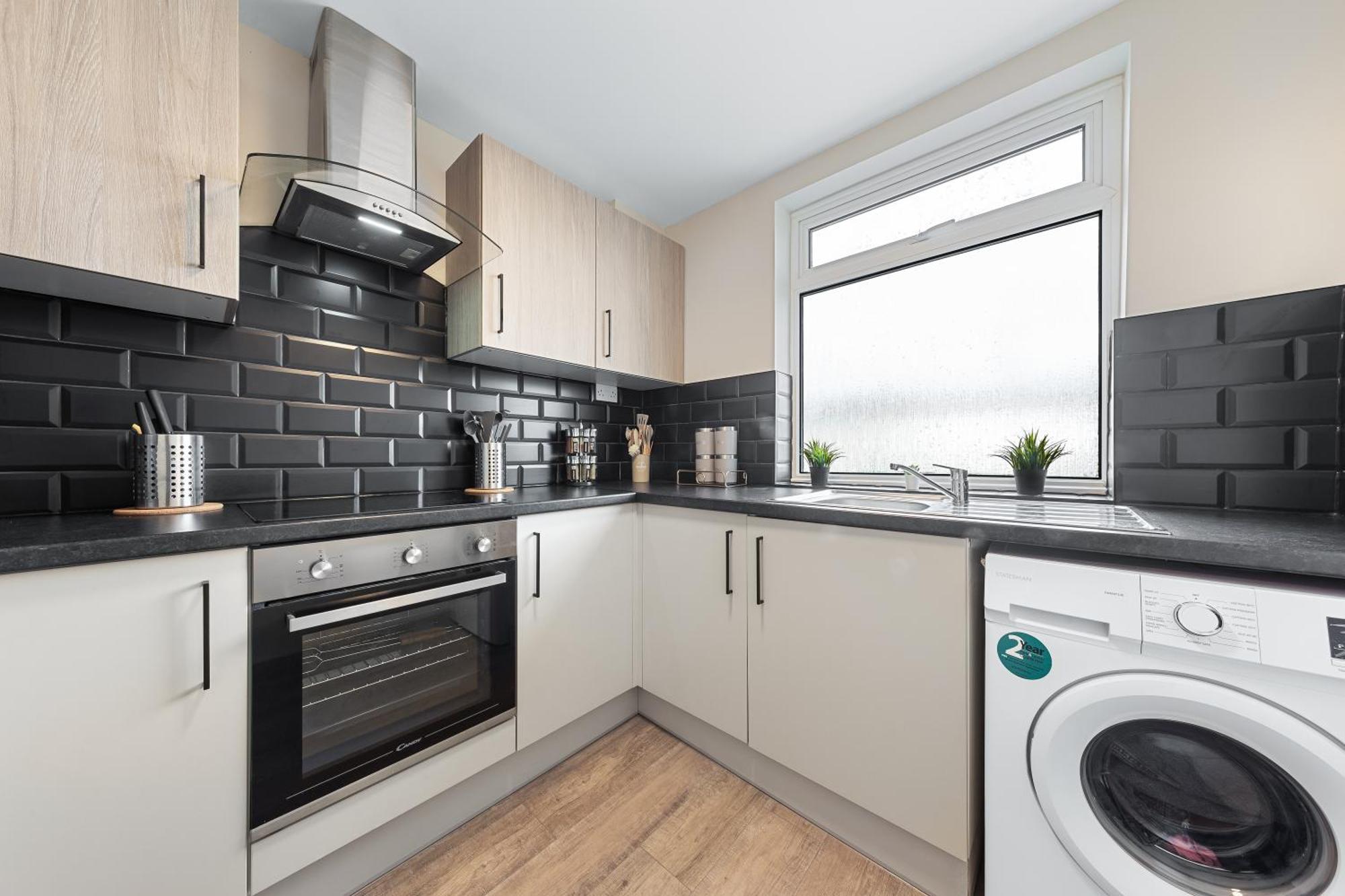 Serviced Ensuite Modern Studio - Sleeps 2 - Near Wembley Stadium - Good Transport Link To Central London - Harrow Ha3 Hatch End 外观 照片