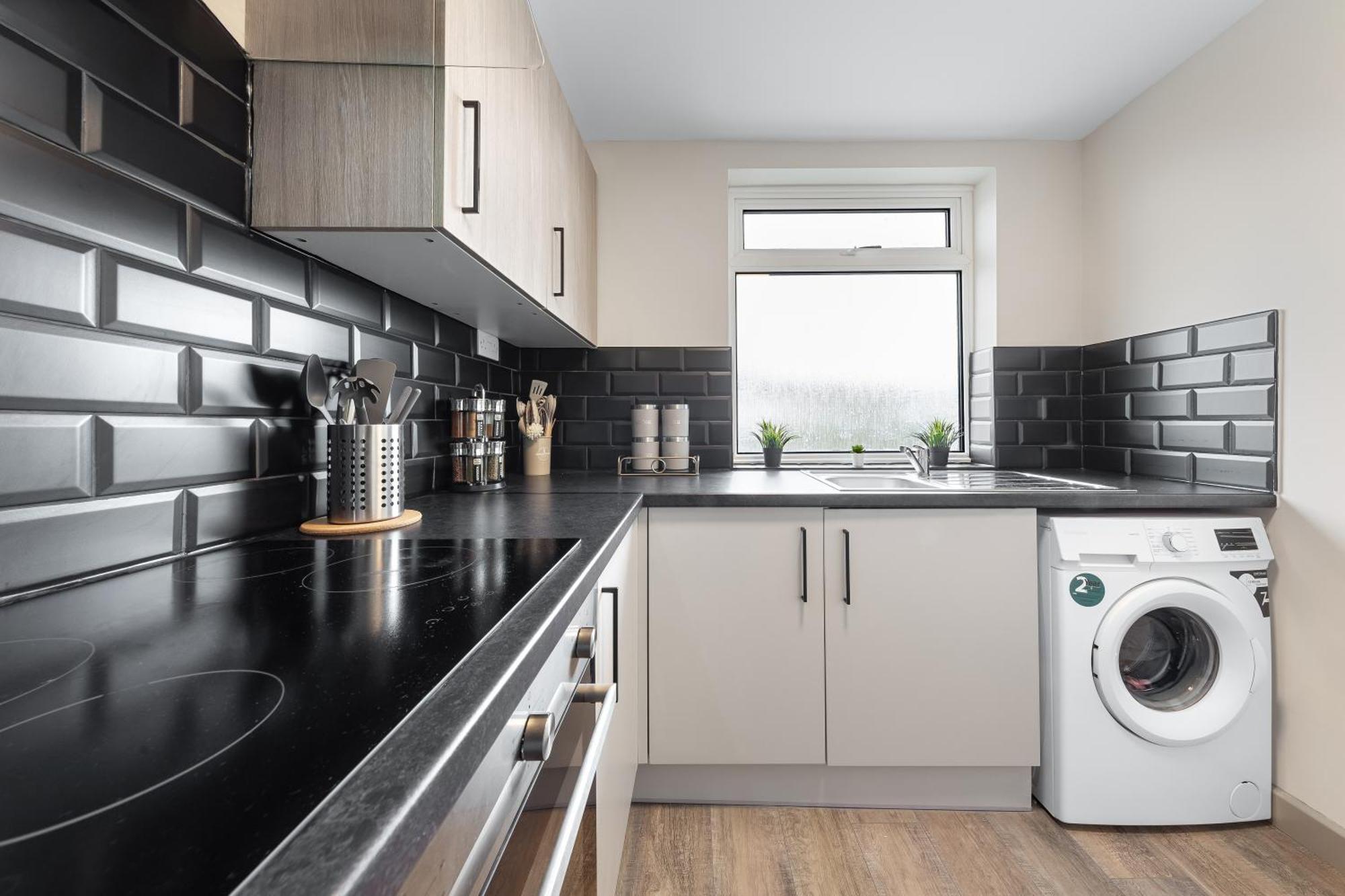 Serviced Ensuite Modern Studio - Sleeps 2 - Near Wembley Stadium - Good Transport Link To Central London - Harrow Ha3 Hatch End 外观 照片